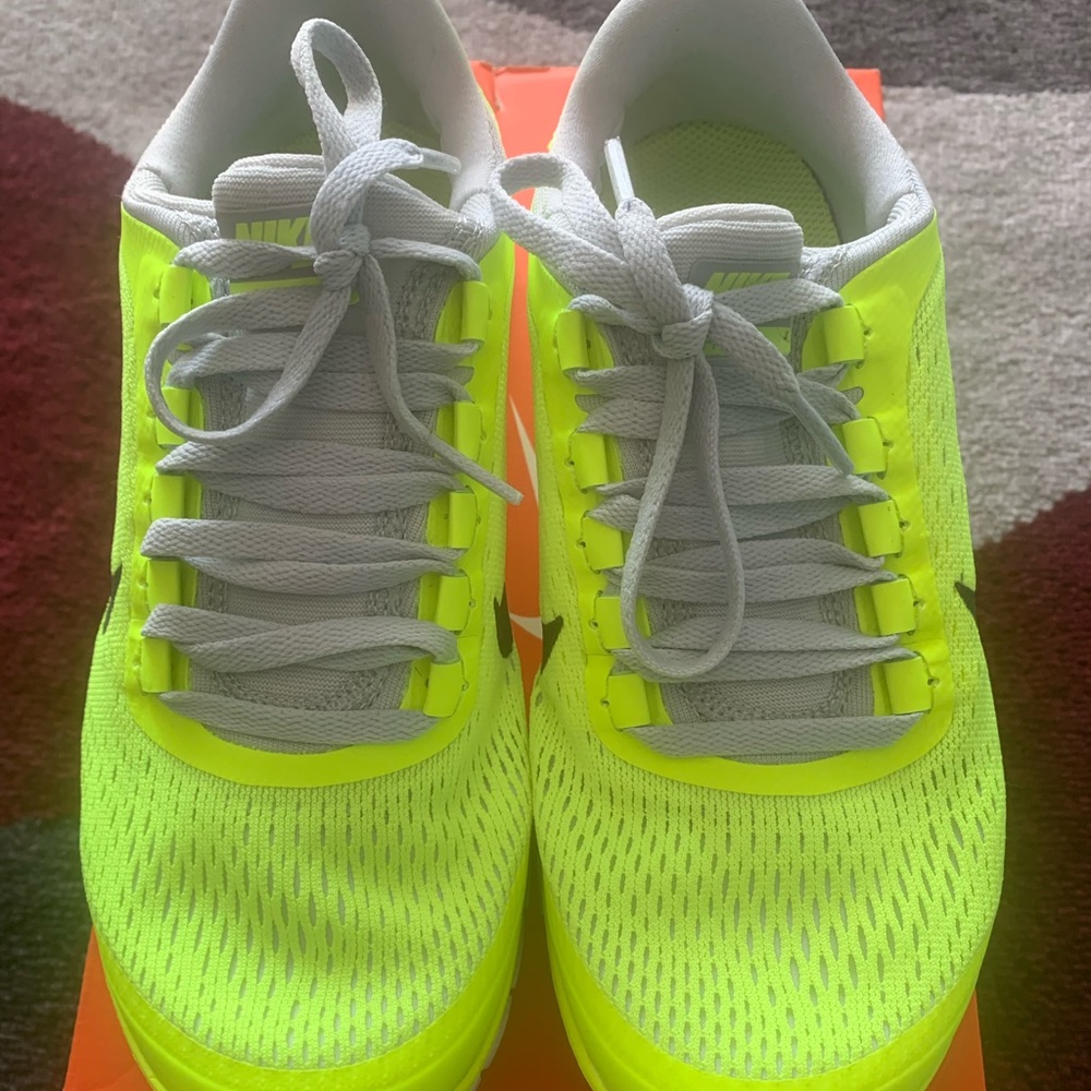 Nike woman’s free 3.0 V5